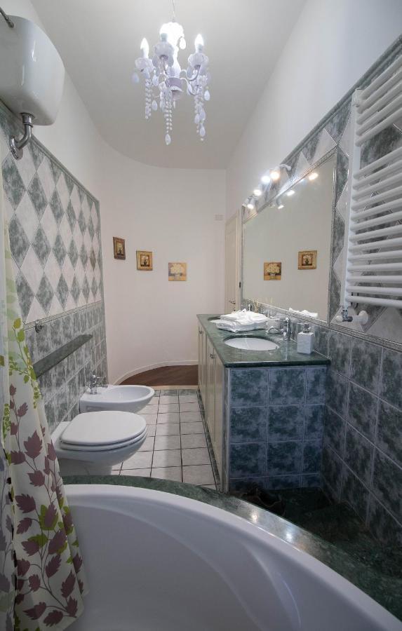 La Casa Di Adele Cagliari B&B Exteriör bild